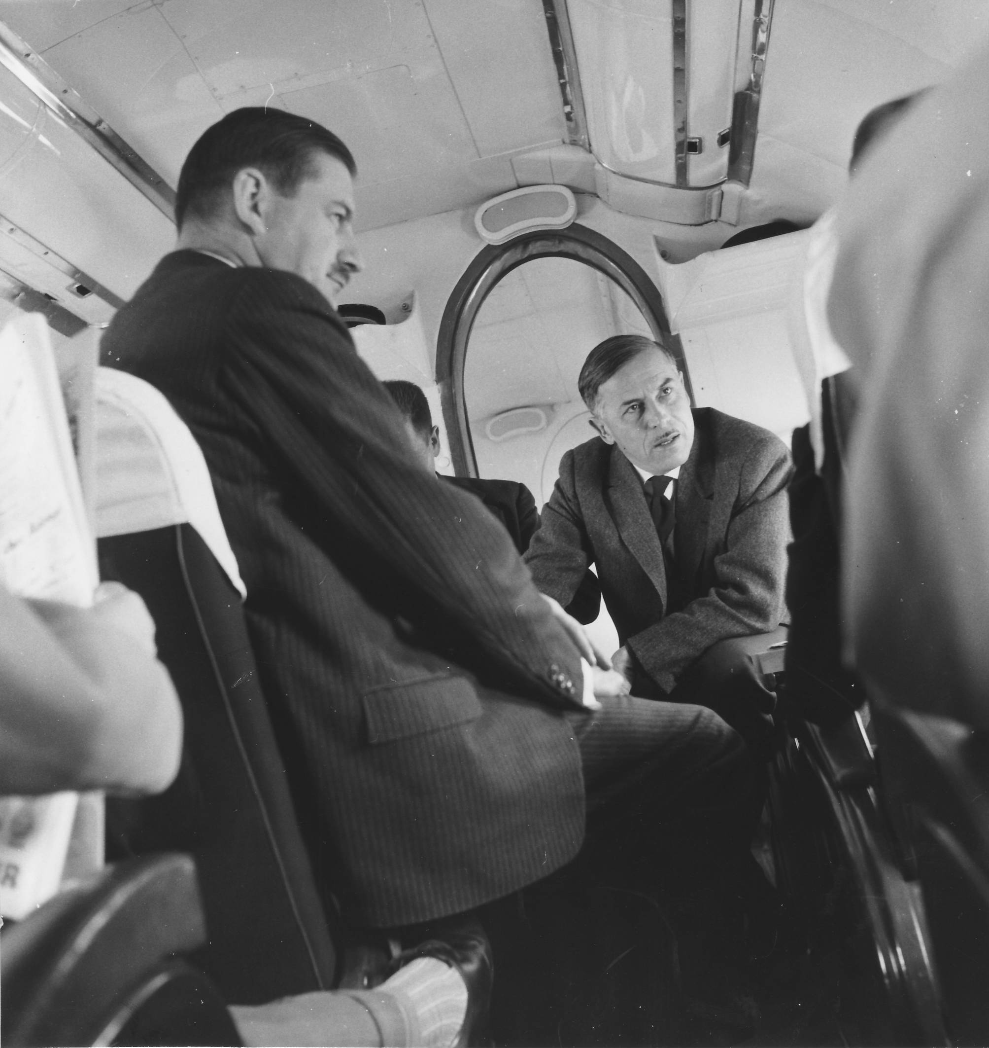 Pierre LEFRANC et le ministre Raymond Triboulet dans l'avion