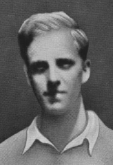 Il est né le 21 septembre 1924 à Paris. Il est le fils de Michel Saint-Denis, alias jacques Duchesne, d’un des animateurs de l’émission de Radio Londres. Il quitte la France en mars 1943, passe en Espagne, est interné à Miranda et arrive en Angleterre le 11 août 1943. Il est promu Aspirant dans la promotion 18 juin en juin 1944. Il tombe le 27 janvier au cours de l’attaque du village de Wittenheim.