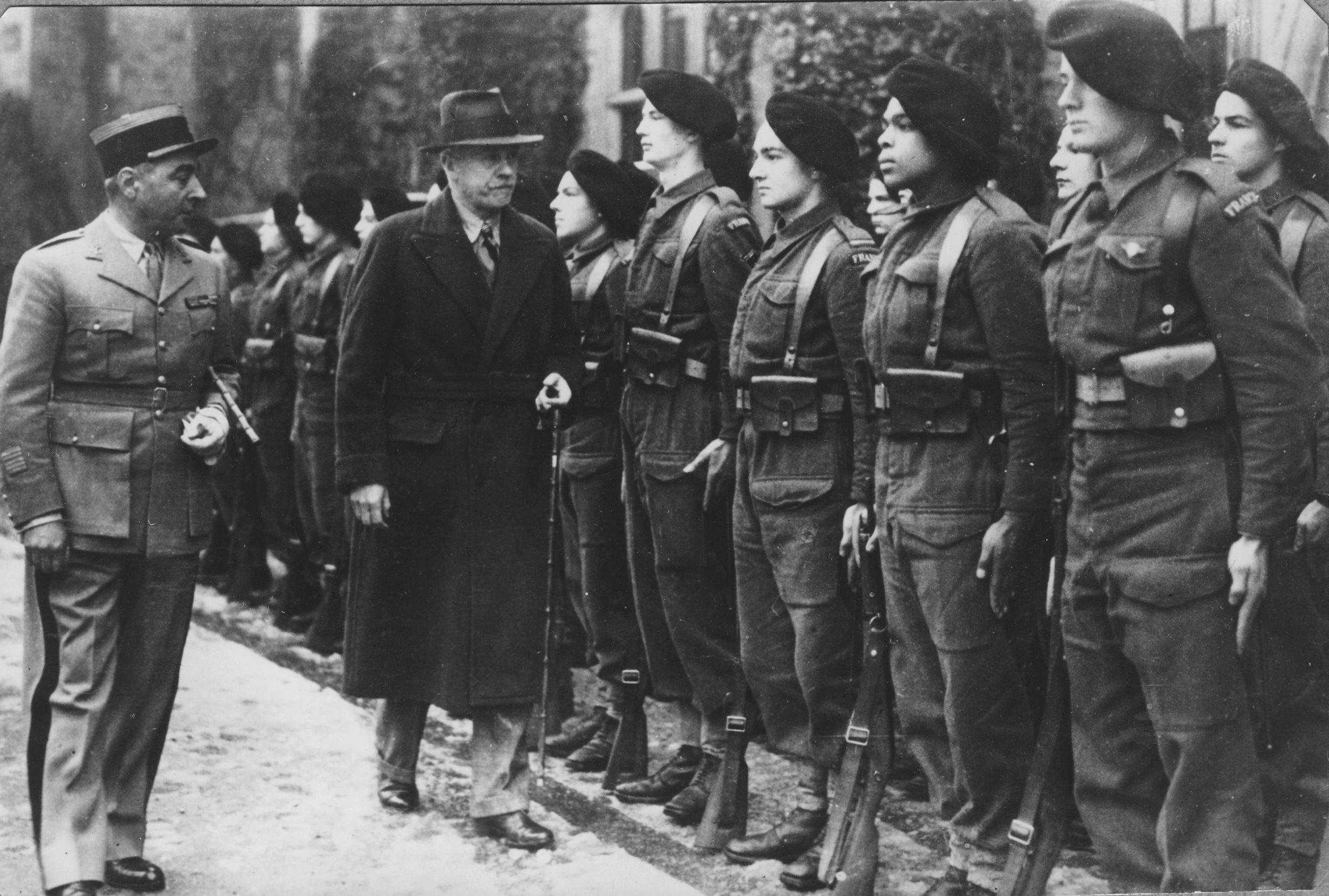 Février 1941 Les Cadets sont inspectés par le colonel Bureau et Lord Bessborough responsable de l'accueil des Français au Royaume-Uni